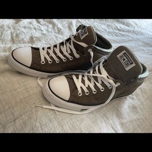 Chuck Taylor Converse low tops